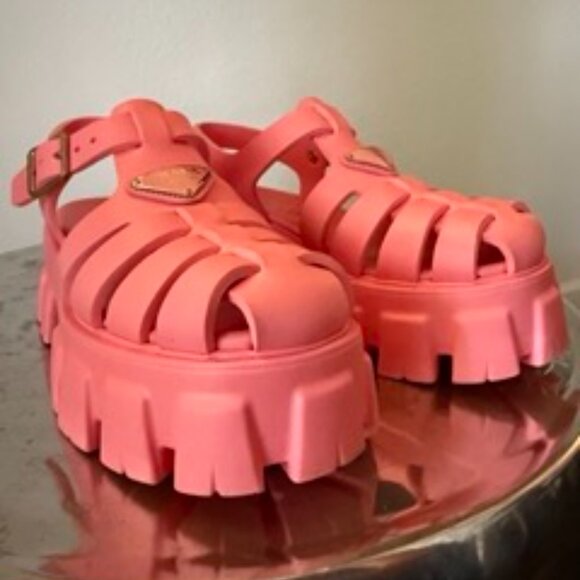 Prada Logo Chunky-Sole Fisherman Sandals - Picture 5 of 12